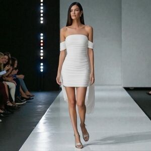 NWT $248 ELLIATT Celina Off The Shoulder Mini Dress Small in White RARE